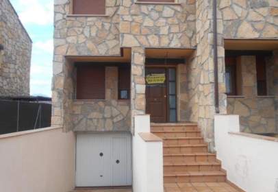 Casas y chalets en Navaluenga, Ávila - pisos.com