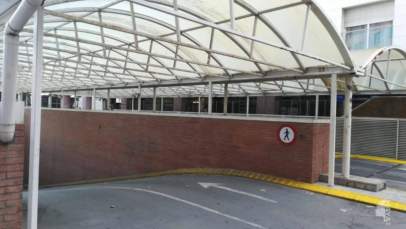 Garajes y trasteros en La Creu Alta, Sabadell en venta